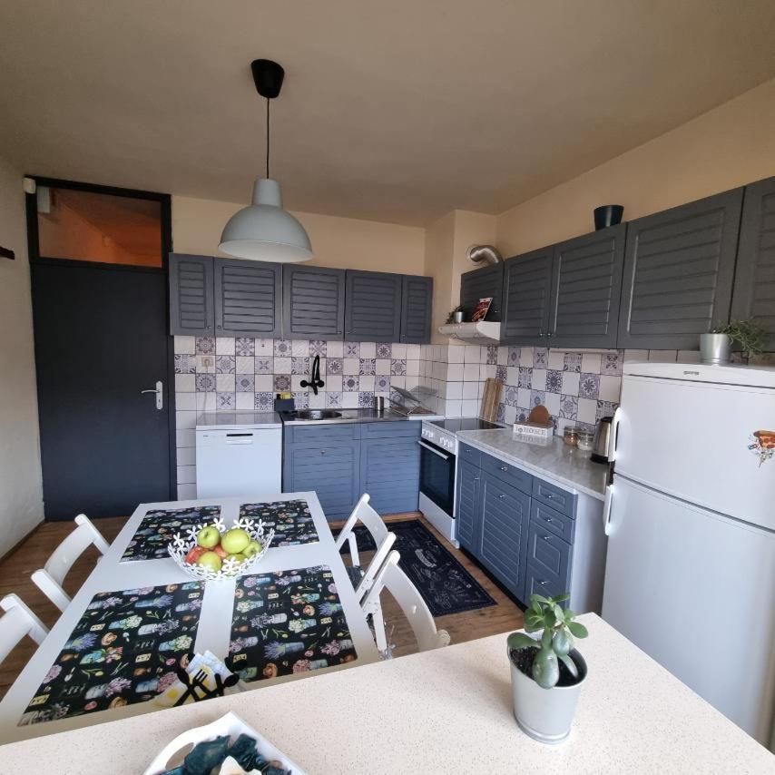 Spacious 3 Bedroom Apartment, Close To Metro Station Sofia Zewnętrze zdjęcie